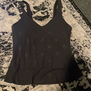 Align tank with logo